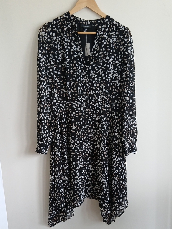 le chateau Dresses & Skirts - le chateau Black Printed V-Neck Long Sleeve Dress